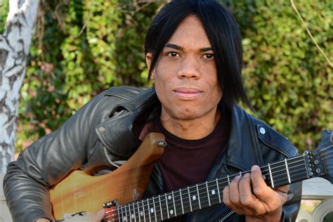 Stanley Jordan's Magic Touch: Blurring the Lines Between Guitars and Keyboards